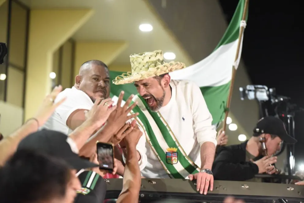 Fernando Camacho, anoche en Santa Cruz, cuando se dirigió a sus seguidores. Foto: APG