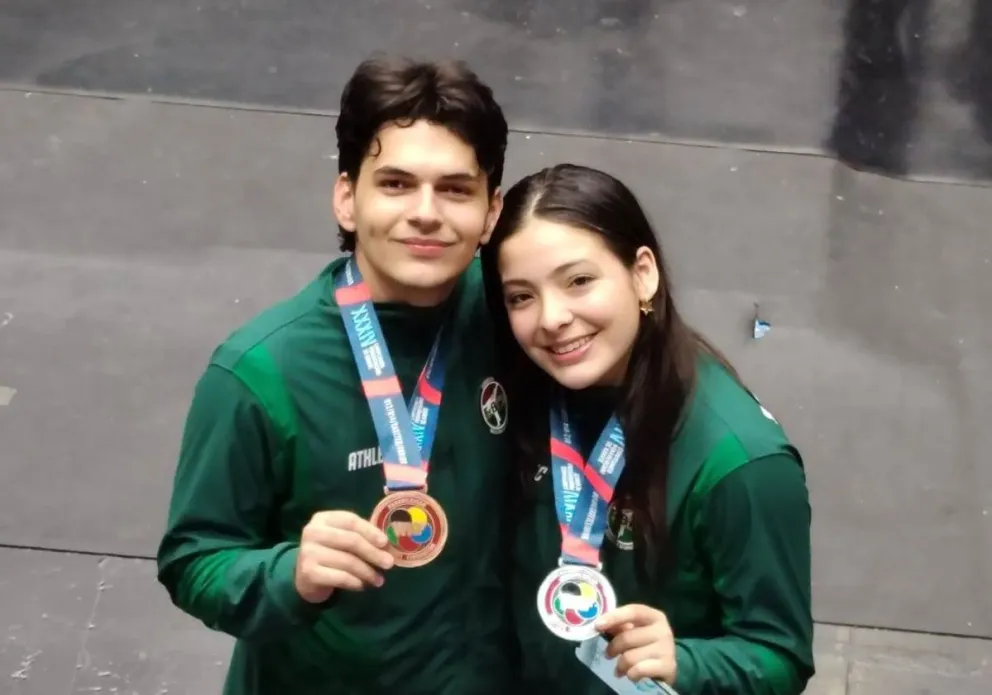Gutiérrez (izq.) y Muñoz con sus medallas del Panamericano. Foto: Feboka.
