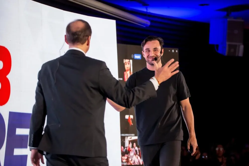 Quiroga presentó a Velasco como su acompañante de fórmula, a mediados de mayo de este año. Fotos: JP Velasco (Facebook)