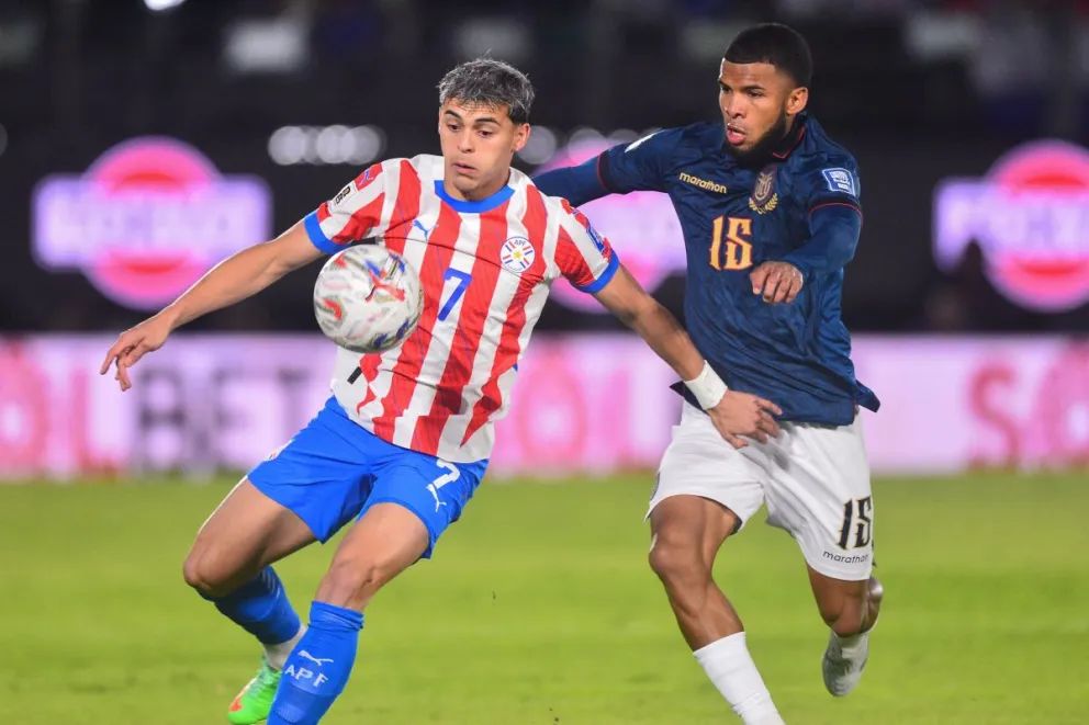 Una incidencia del encuentro entre Paraguay y Ecuador en Asunción. Foto. Conmebol