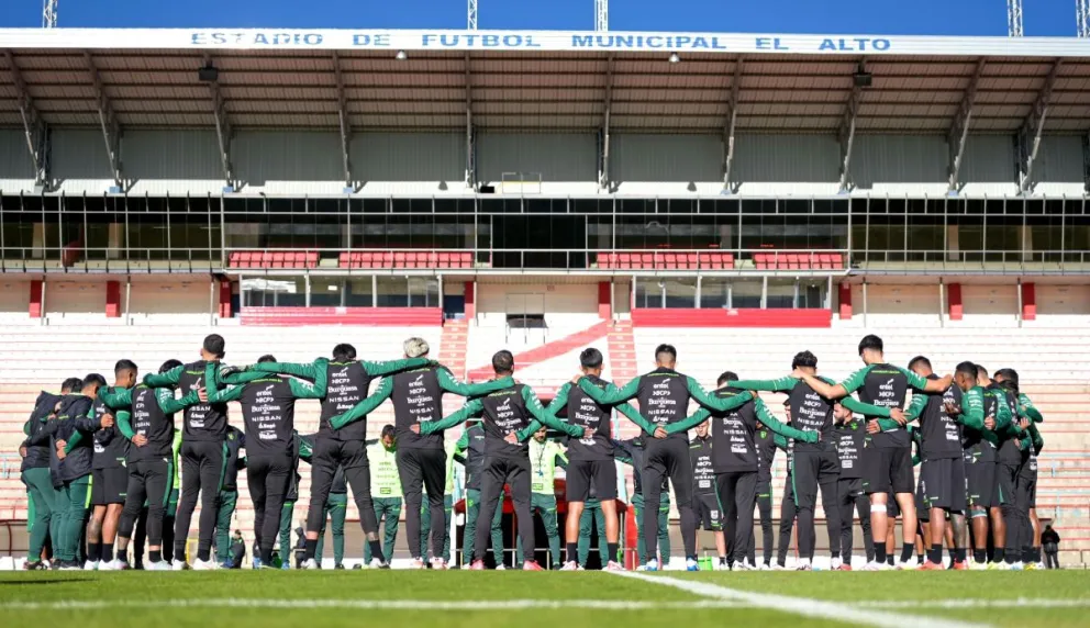 Jugadores de la Selección boliviana en un entrenamiento anterior en el estadio Municipal de El Alto. Foto: La Verde-FBF