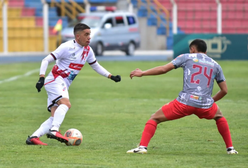 Incidencia entre Nacional (de blanco) e Independiente. Foto: APG.
