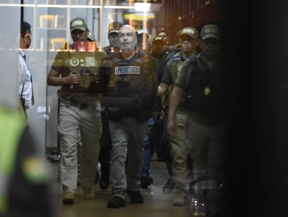 Murillo, el jueves, después de arribar de EEUU, de donde fue deportado. Foto: APG