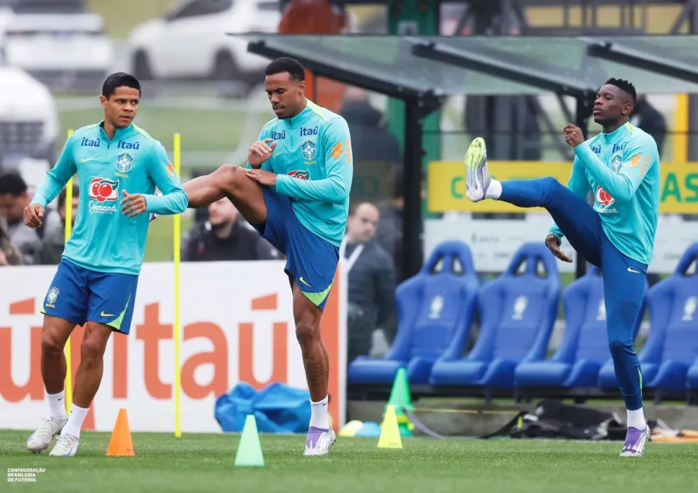 Brasil entrenó esta tarde antes de su viaje del lunes a Santa Cruz. Foto: CBF