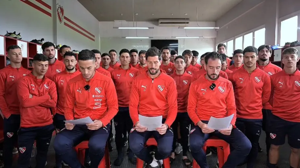 Los jugadores de Independiente muestran su malestar por la medida. Foto: Captura de pantalla.