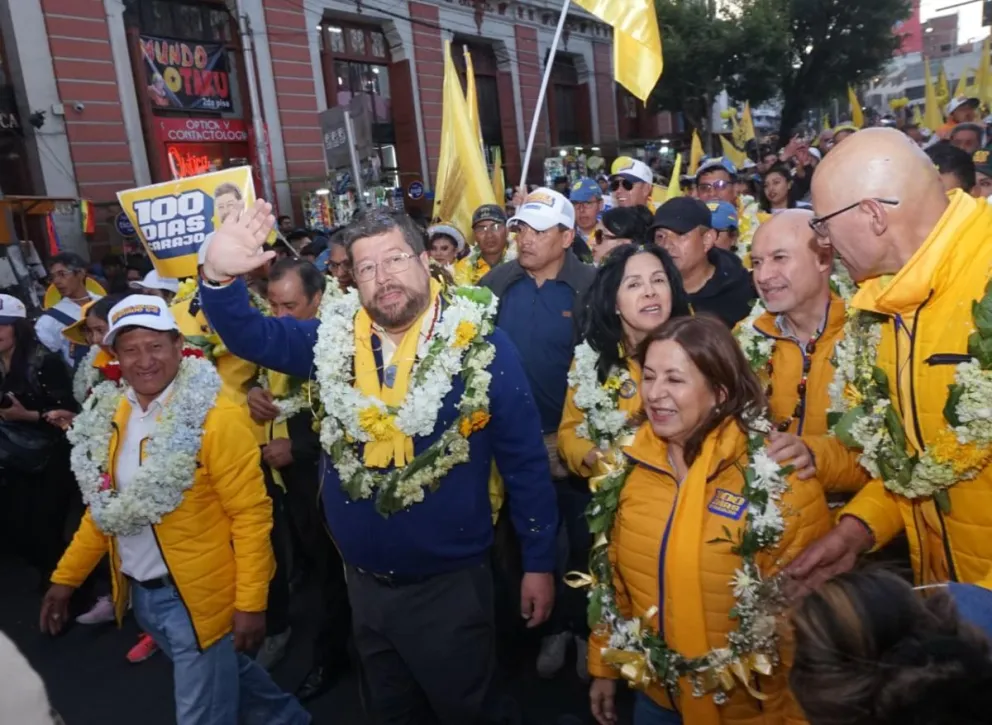 Samuel Doria Medina en campaña, en una imagen antes de las elecciones. Foto: APG