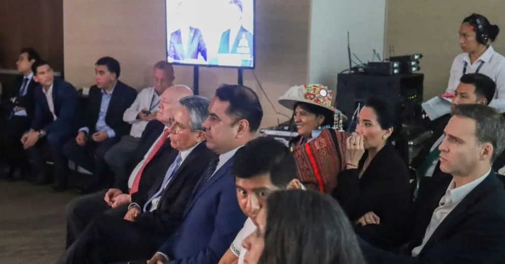 Los vocales del Tribunal Supremo Electoral (TSE) en el primer debate presidencial el 1 de agosto. FOTO: Archivo CEPB