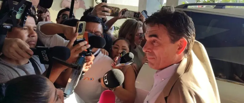 El candidato Rodrigo Paz antes de ingresar al encuentro convocado por el TSE. Foto: Unitel