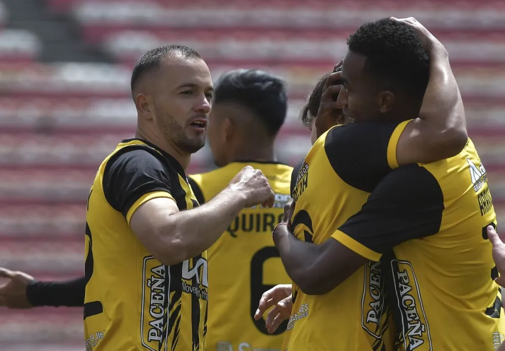 Jugadores de The Strongest festejan el triunfo sobre GV San José. Foto: APG