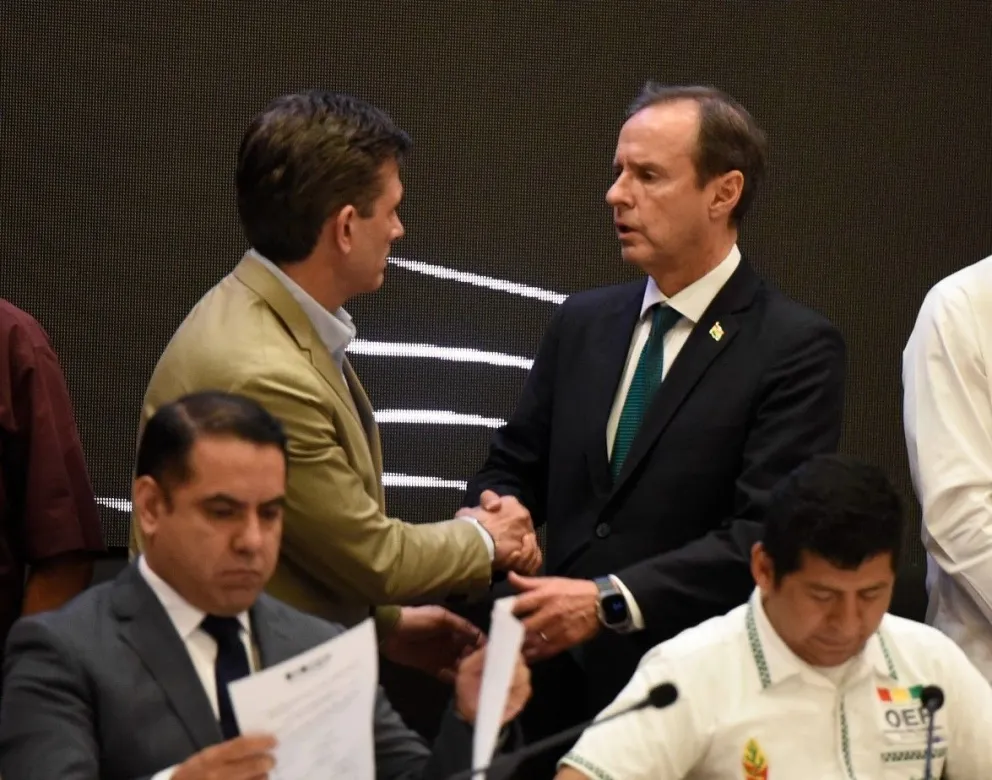 Paz y Tuto, en el encuentro organizado por el TSE. Foto: APG 