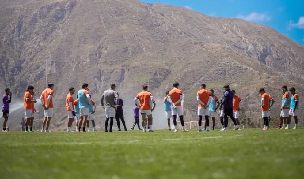 Jugadores de la Academia durante un entrenamiento. Foto: Club Bolívar.
