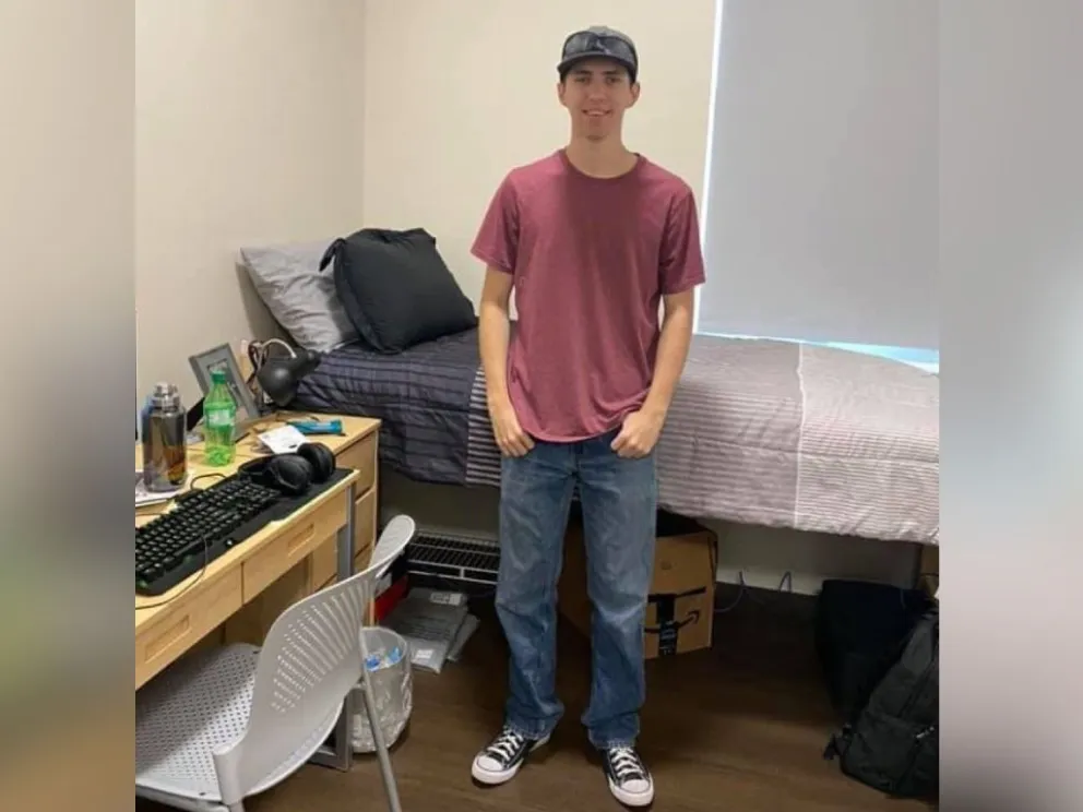  Tyler Robinson, de 22 años, sospechoso del asesinato. Foto: @AlertaNews24