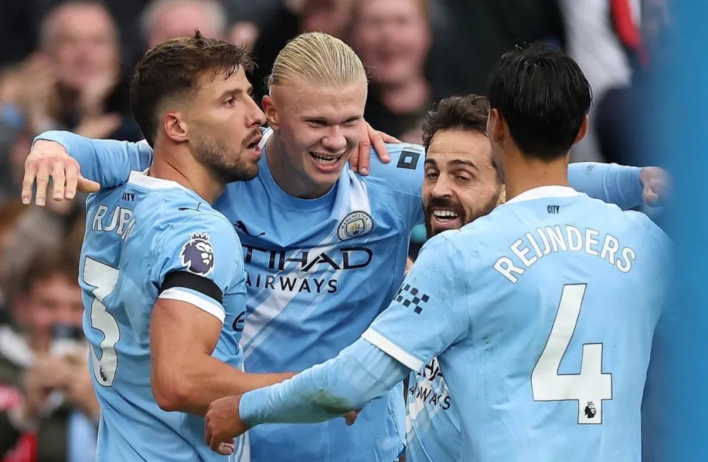 Los jugadores del Manchester City celebran la goleada al United. Foto: EFE