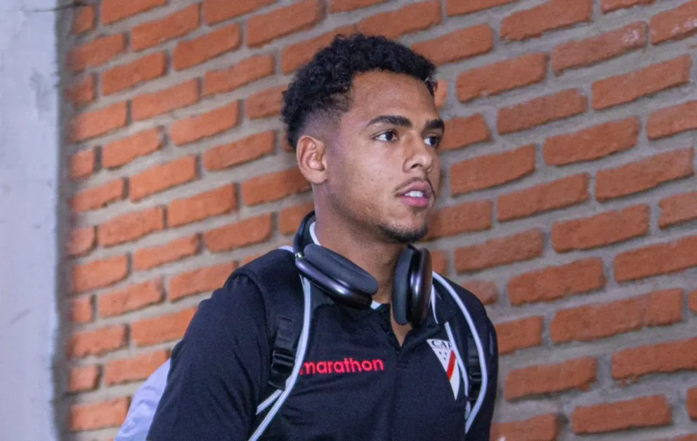 Paniagua previo a un anterior encuentro con Always. Foto: Club Always Ready.