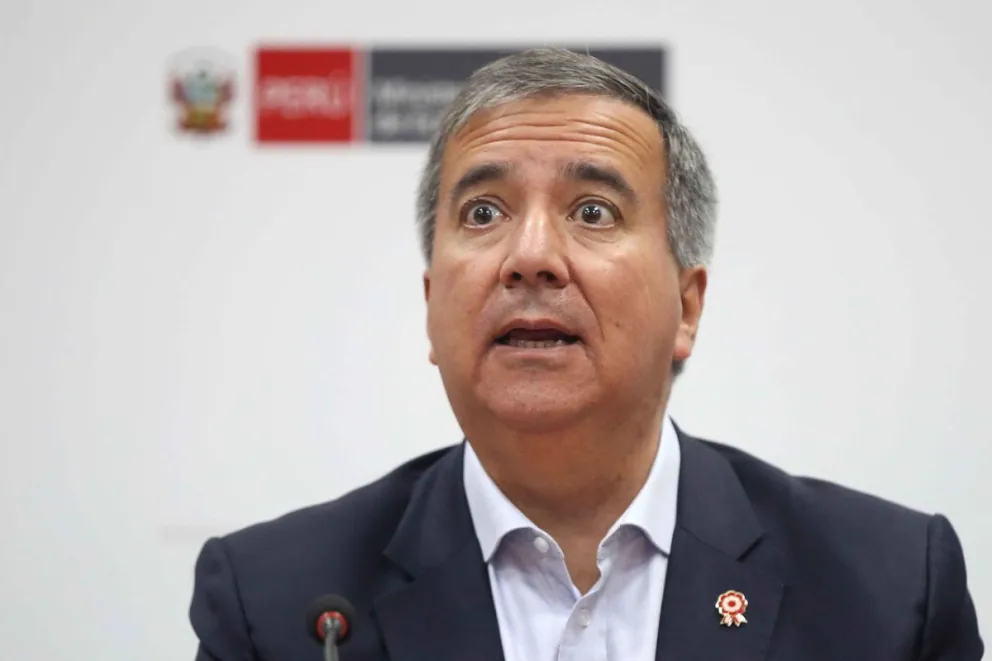El ministro de Economía y Finanzas de Perú, Raúl Pérez Reyes. Foto: EFE