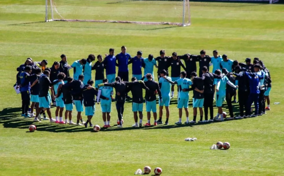 Jugadores de ABB antes de iniciar un entrenamiento. Foto: club ABB