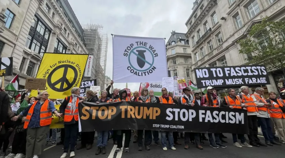 Miles de personas se manifiestan en Londres contra Trump este miércoles. Fotos: EFE