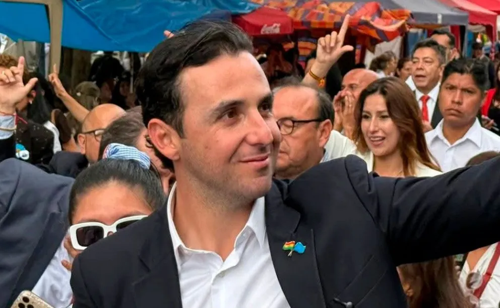 JP Velasco en campaña. FOTO: Erbol