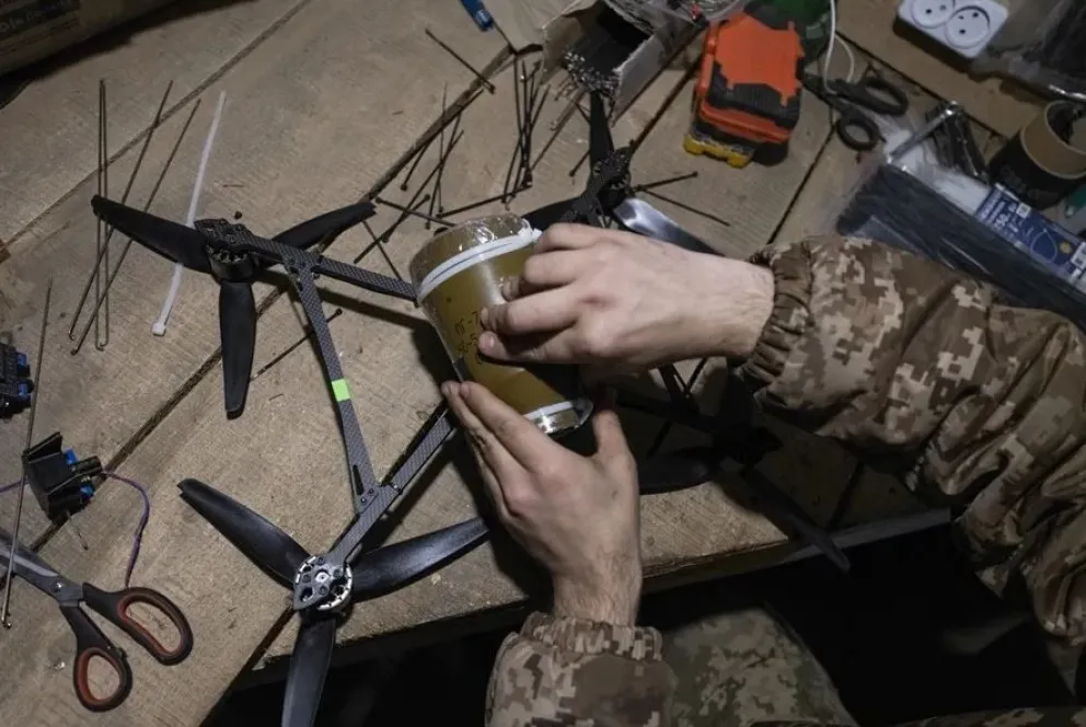 Un operadores de drones de Ucrania en una imagen de archivo. Foto: EFE 