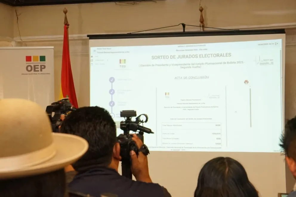 El sorteo de jurados en el TED de La Paz, este viernes. Foto: APG