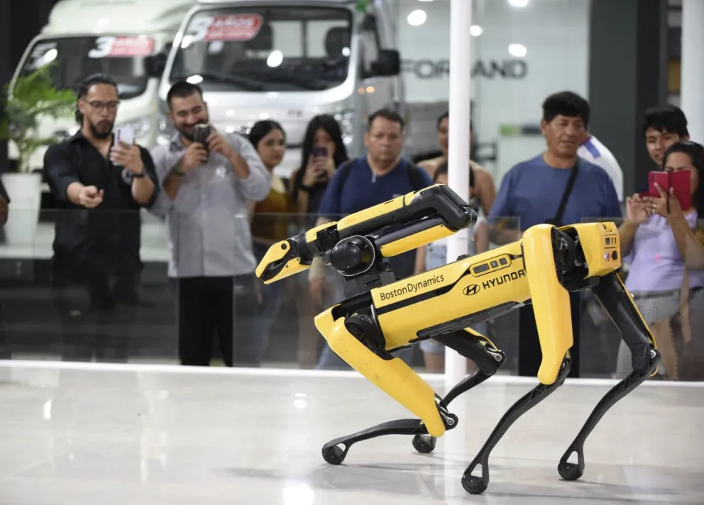 Un robot en exposición en el primer día de la feria. FOTO: APG