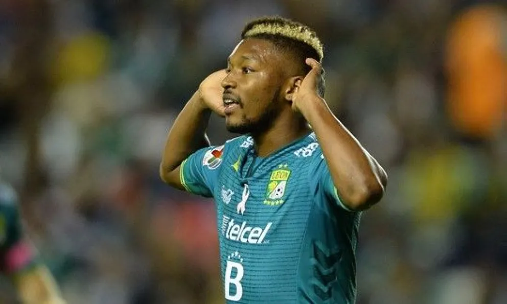 Jonathan “Speedy” González con la camiseta del León de México. Foto: Archivo internet