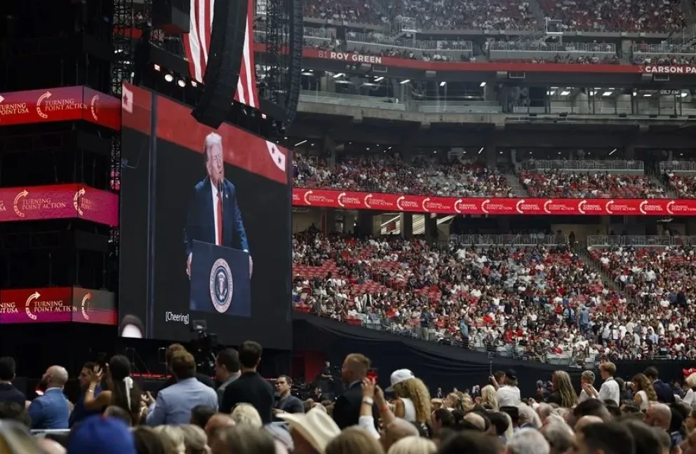 El presidente de Estados Unidos, Donald Trump, en el State Farm Stadium en Glendale, Arizona. Foto: EFE