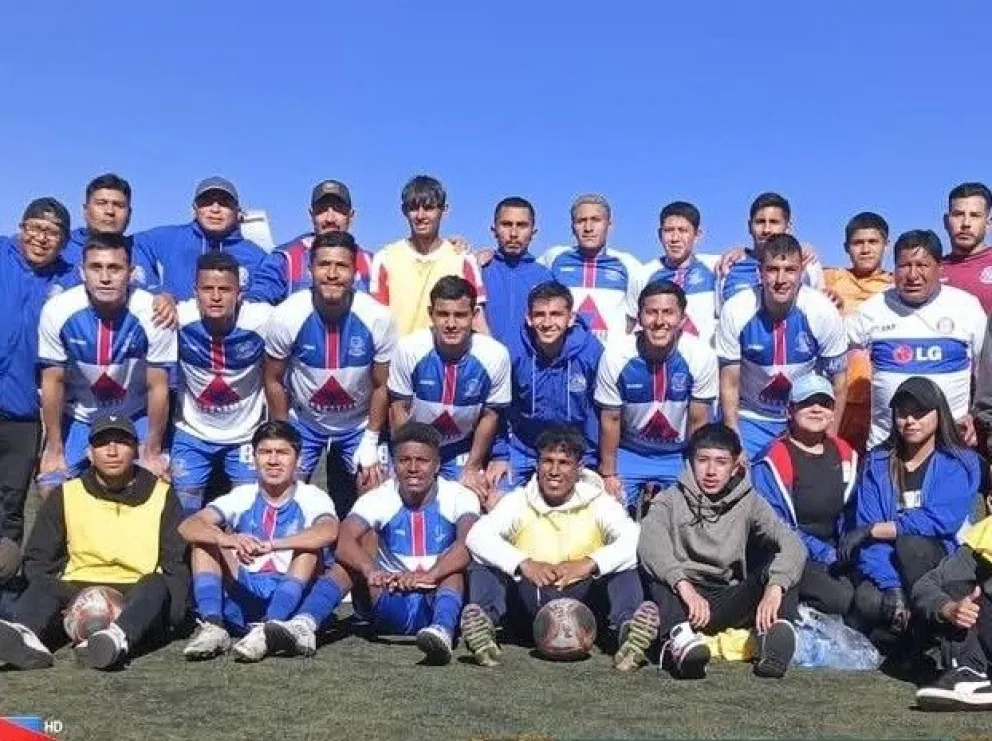 Equipo de Chocorosi que no viajo a Santa Cruz para el partido del sábado. Foto: CCH
