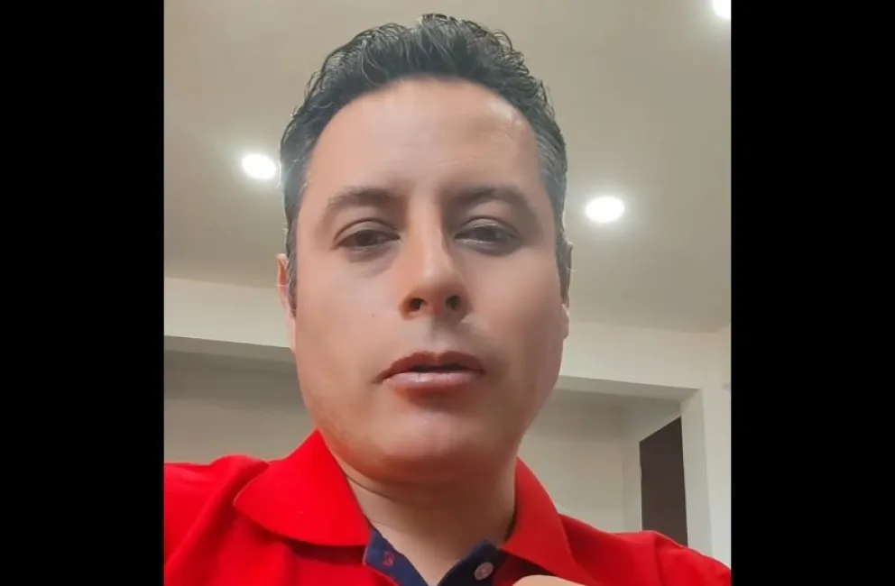 El capitán Edman Lara en uno de los videos que difundió en sus redes sociales