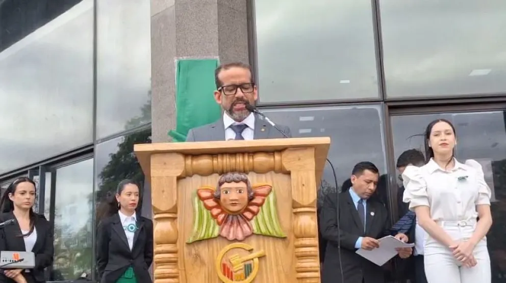 El gobernador Camacho este martes durante el acto del Poder Judicial por el aniversario de Santa Cruz. Foto: Captura de video