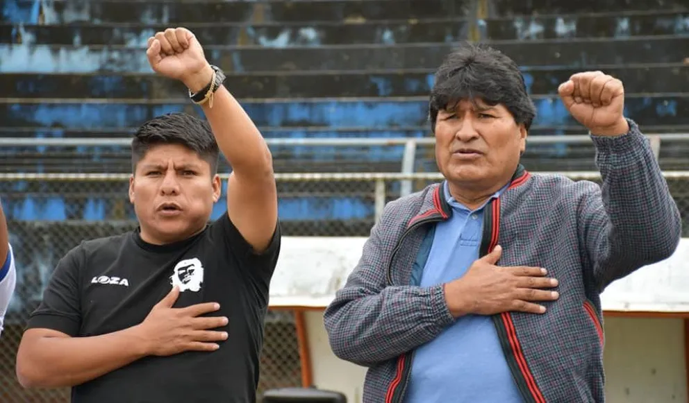 Leonardo Loza con Evo Morales en un evento. FOTO: ABI
