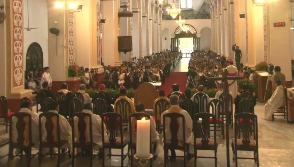 Autoridades y fieles religiosos participaron de la misa. Foto: Diakonia Comunicación Audiovisual
