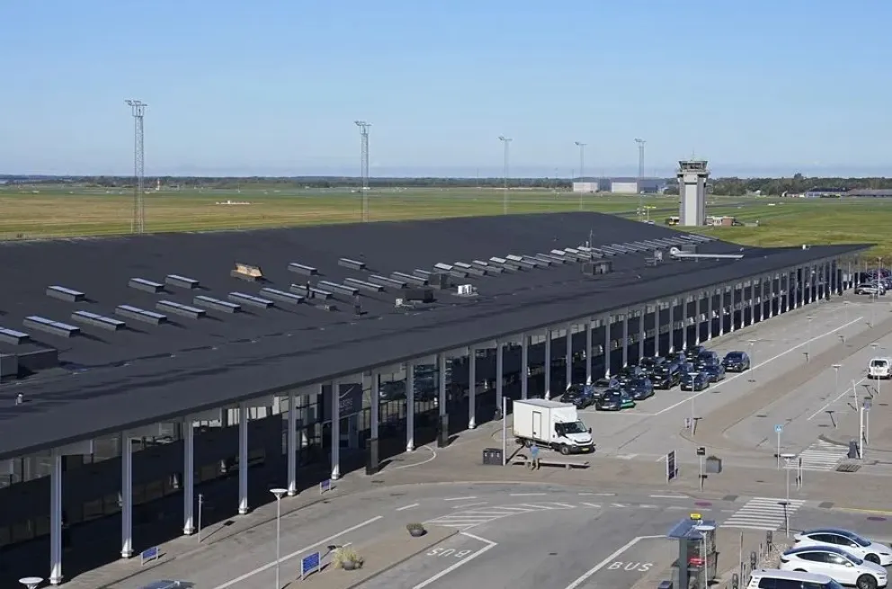 El aeropuerto de Aalborg, en Dinamarca, este jueves. Foto: EFE