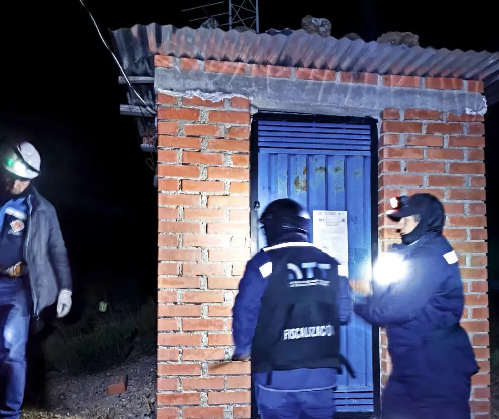 Operativo desplegado por la ATT donde secuestro siete emisoras ilegales. Foto: ABI