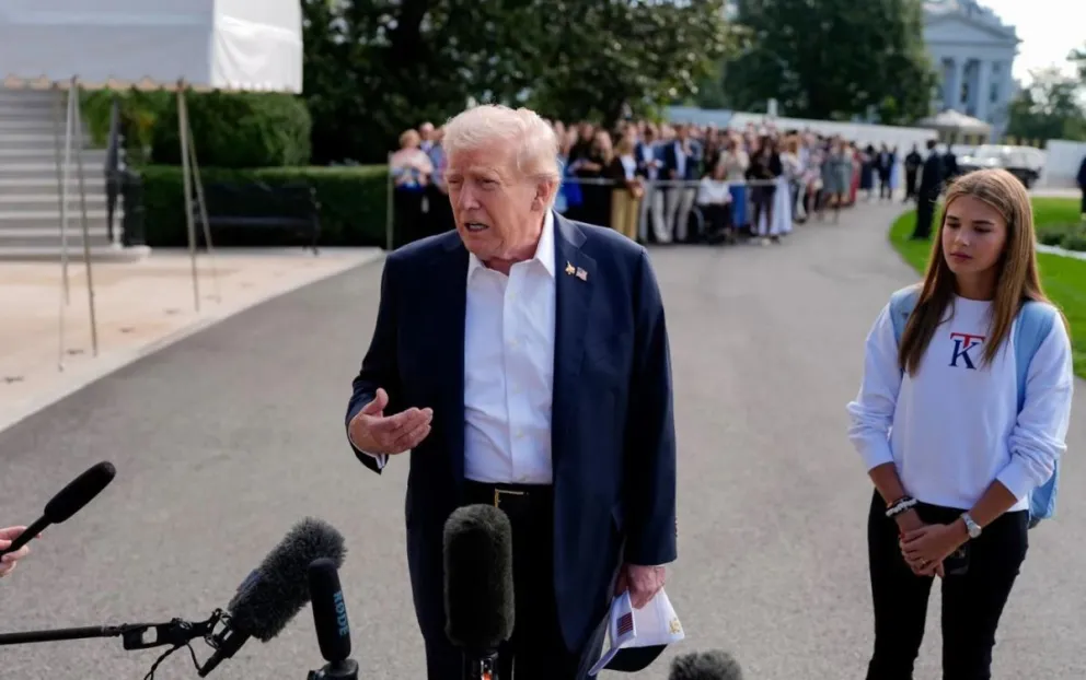  Donald Trump con su nieta Kai Trump, este viernes en la Casa Blanca. Foto: EFE