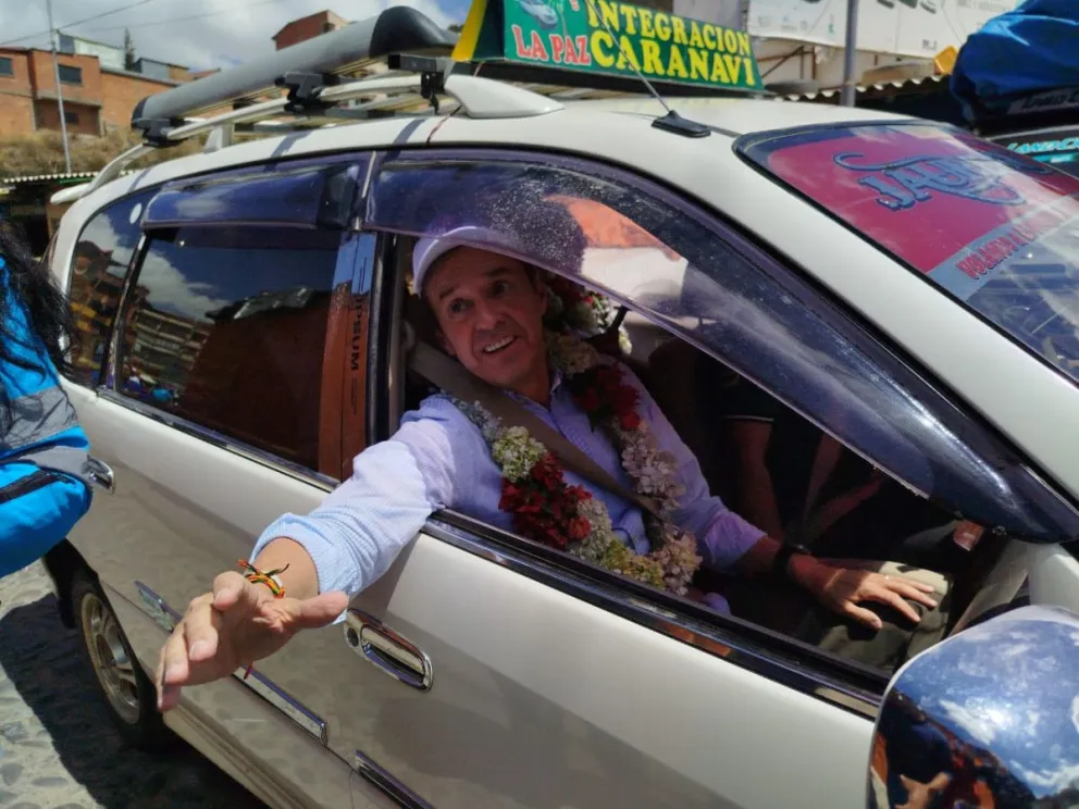 Tuto Quiroga, este viernes, antes de viajar a Los Yungas. Fotos: RRSS