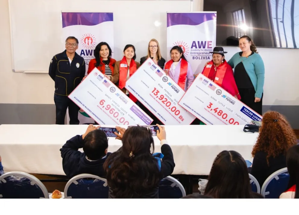 Las emprendedoras que recibieron un capital semilla del programa  AWE para impulsar y hacer crecer sus proyectos. FOTO: AWE