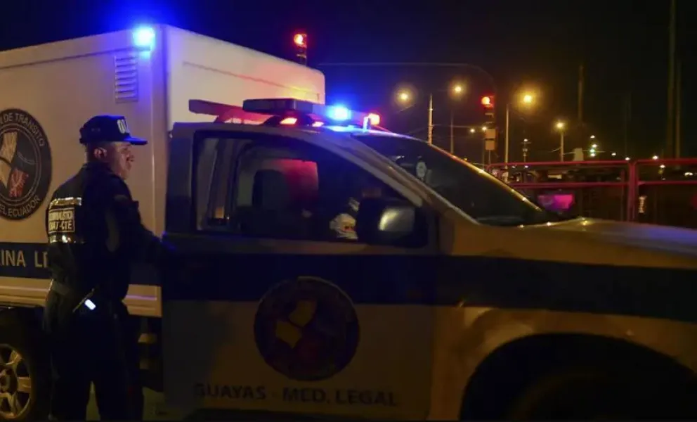 Miembros de las fuerzas del orden en inmediaciones de la prisión. Foto: DW