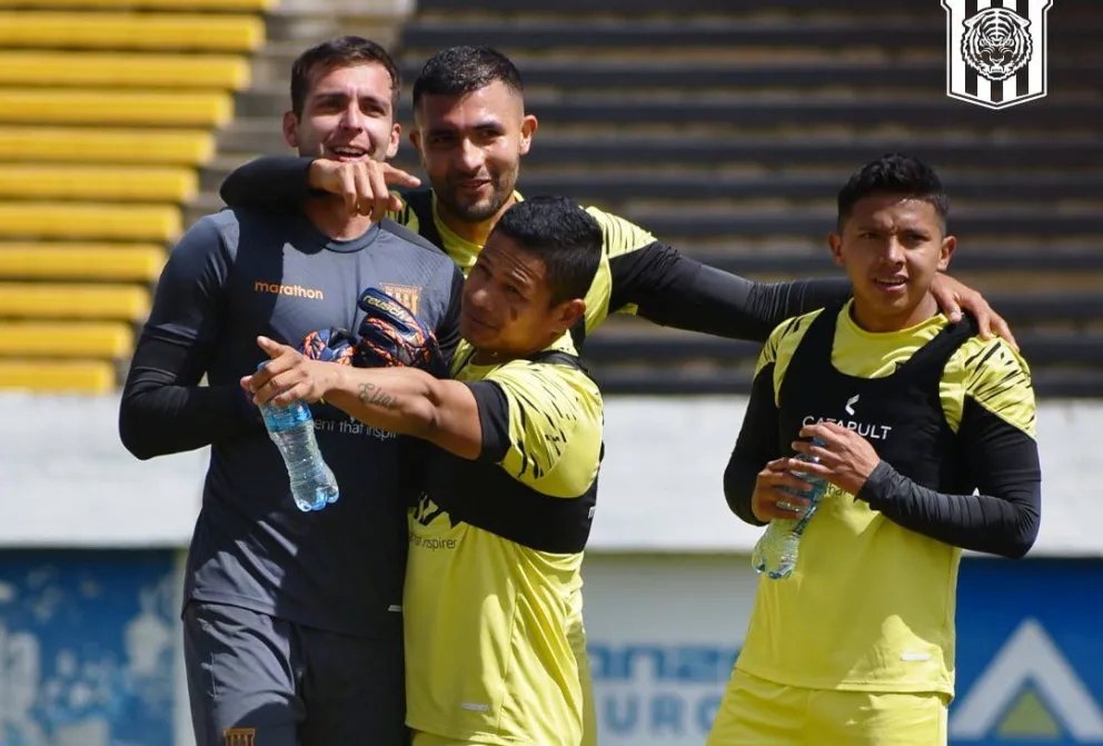 Los atigrados en el cierre de prácticas en su reducto. Foto: TS