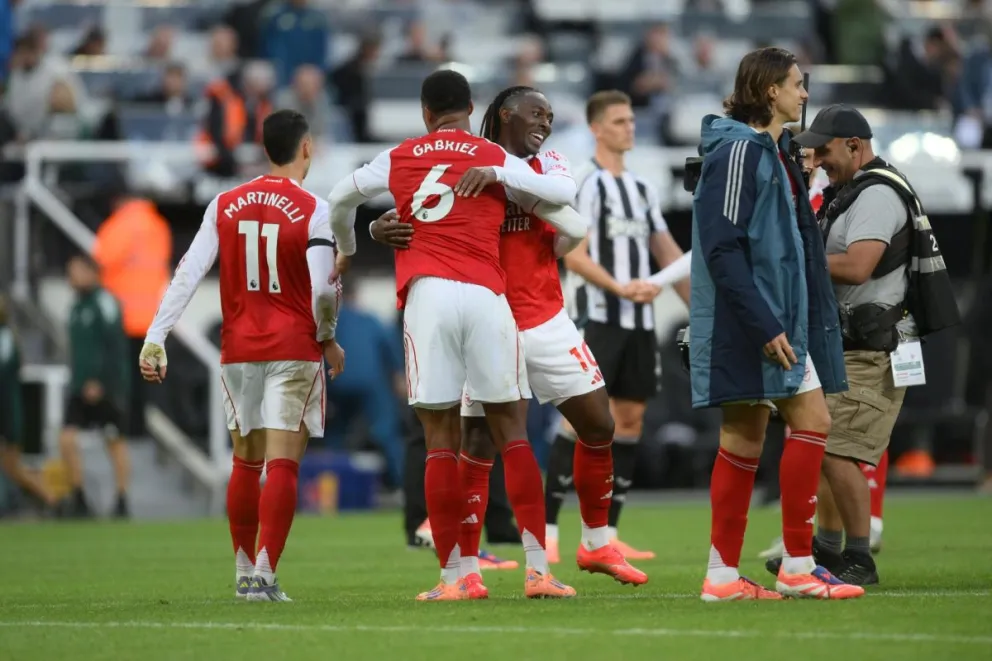 Jugadores del Arsenal celebran por el triunfo. Foto: EFE.