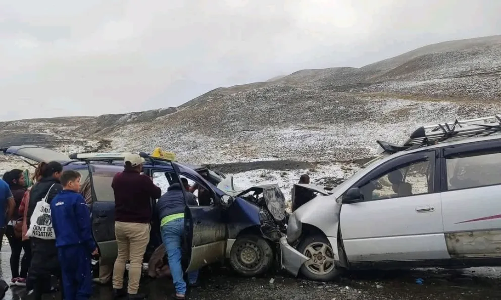 Los dos vehículos involucrados en el accidente. Fotos. RRSS