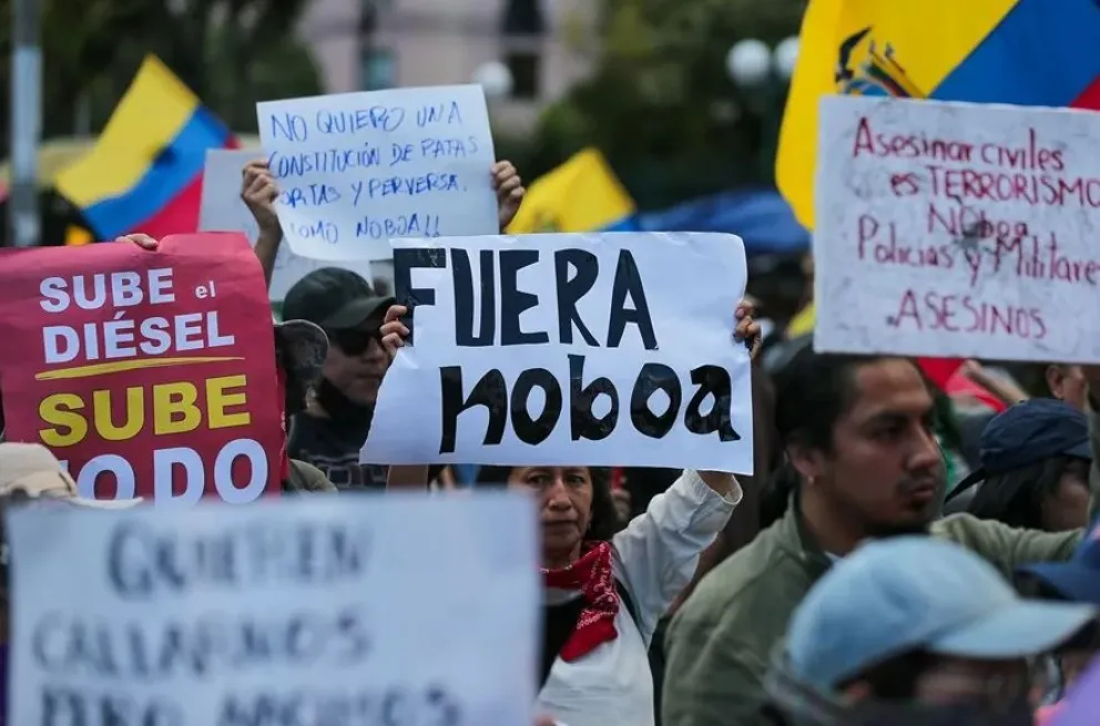 Manifestantes este domingo en Quito. Foto: EFE 
