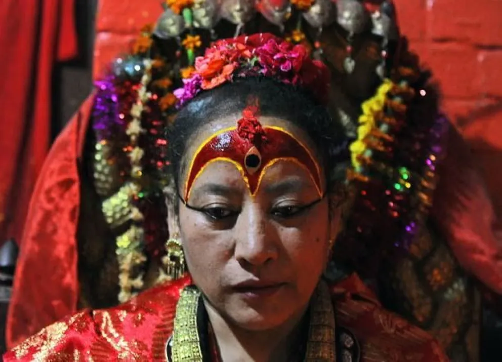 Imagen referencial de una diosa viviente en Nepal. Foto: The Guardian 
