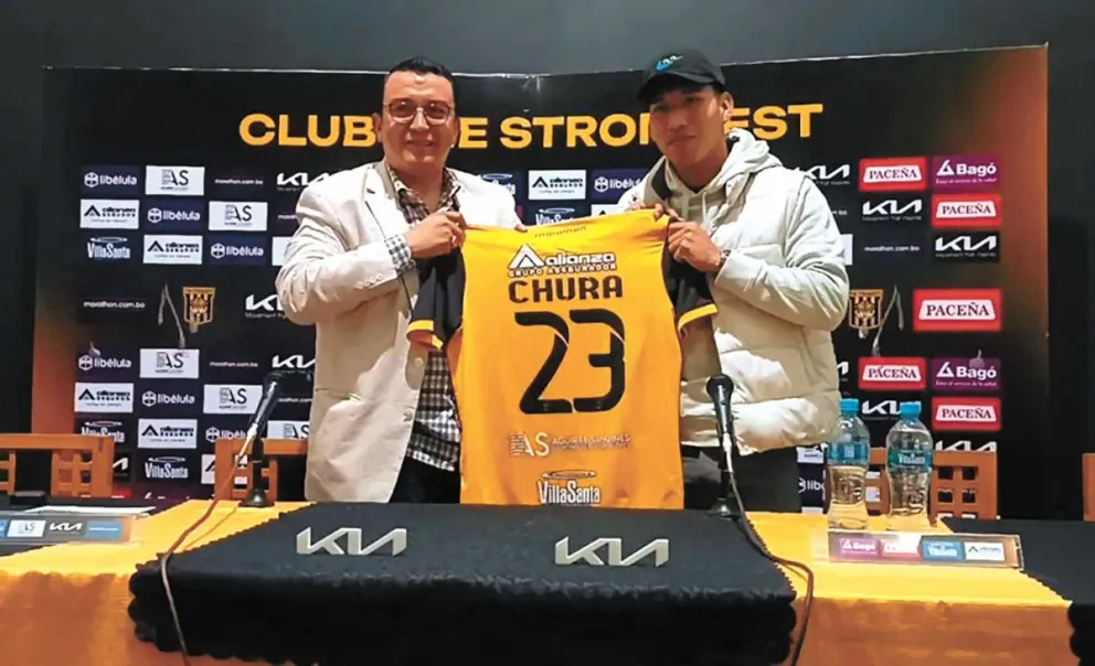 Daniel Terrazas y Jeyson Chura en el acto que se cumplió en el Complejo de Achumani el 26 de agosto. Foto: GRM