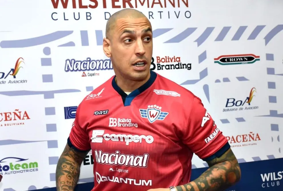 Ariel Nahuelpan, cuando fue presentado como refuerzo de los rojos. Foto: DF