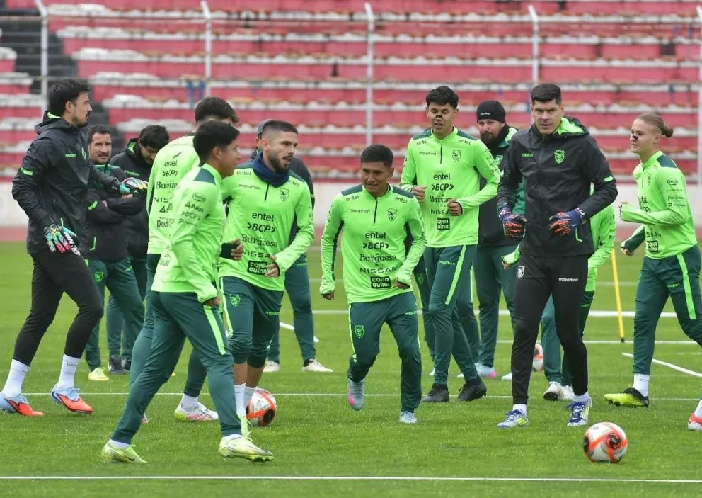 Jugadores de la Selección nacional en un entrenamiento en el estadio Hernando Siles. Foto: La Verde