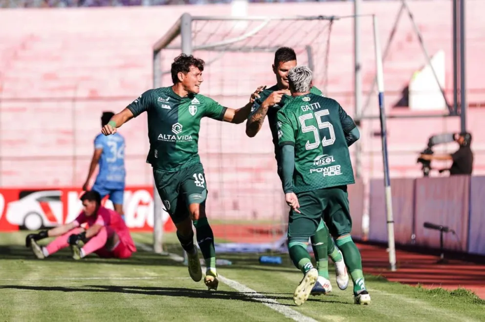 Leandro Corulo,celebra el segundo gol de los tarijeños en Tarija. Foto: Agencia Marka Registrada