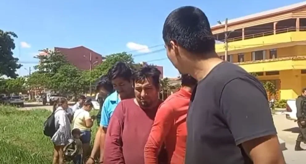 Los aprehendidos en el ingreso a su audiencia Foto: Captura de pantalla