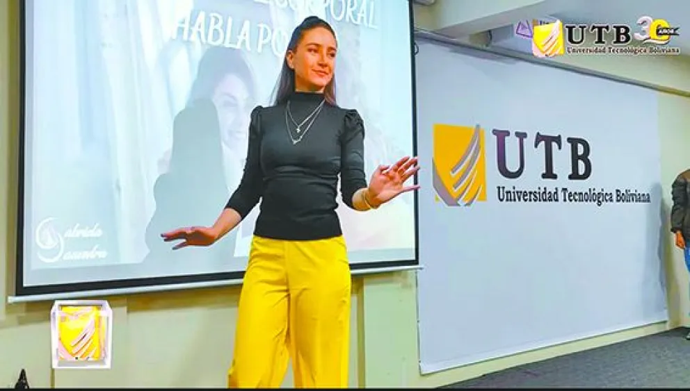 Una de las clases en las que se estudia el lenguaje corporal. FOTO: UTB