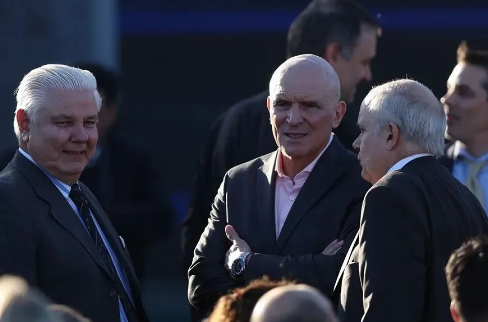 El diputado José Luis Espert (centro) asiste a un evento de Gobierno el 2 de octubre. Foto: EFE